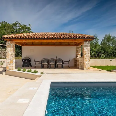 فيلة Beautiful Treori With Pool In Sv Lovrec Orbanići