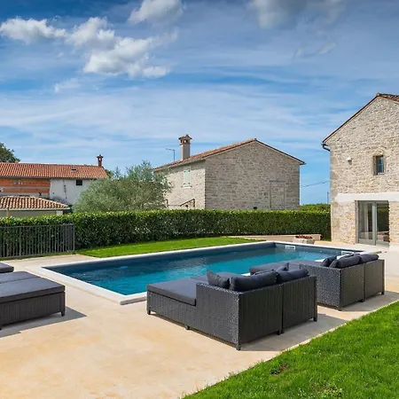 فيلة Beautiful Treori With Pool In Sv Lovrec *